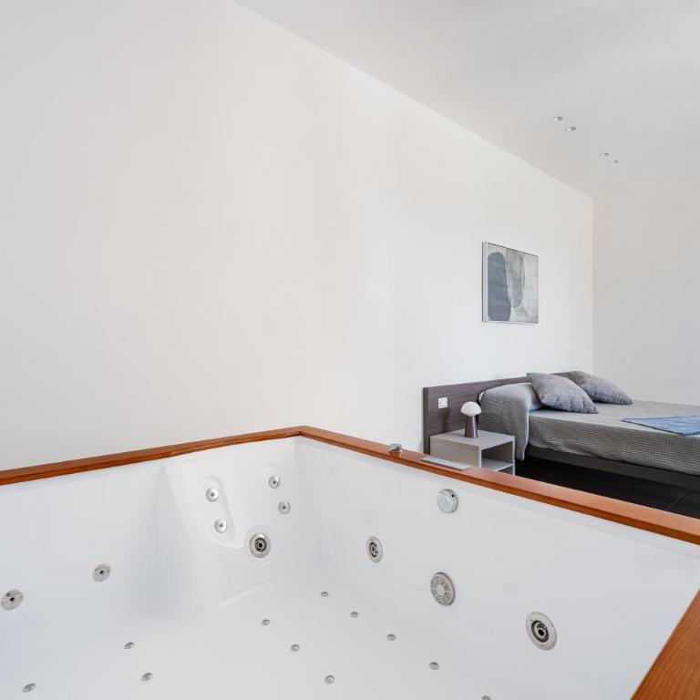 Aura - Stagnone Apartments - Monolocale con Vasca Idromassaggio - 6