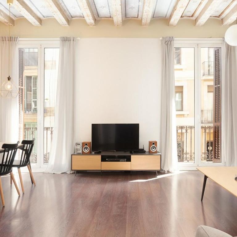 Rent Top Apartments near Plaza de Catalunya - Apartamento de 4 dormitorios con balcón - Hospital - 14