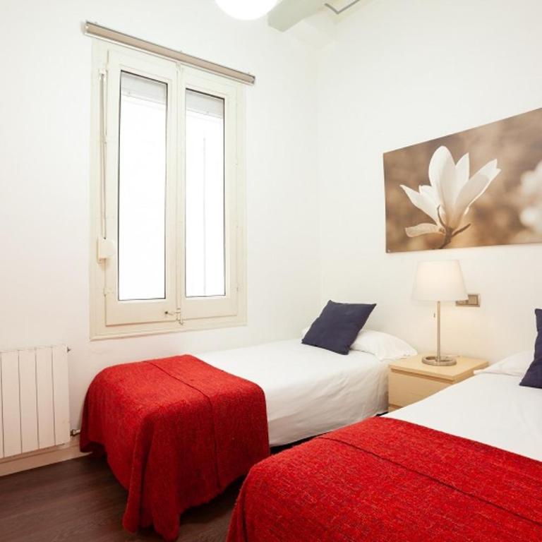 Rent Top Apartments near Plaza de Catalunya - Apartamento de 4 dormitorios con balcón - Hospital - 12