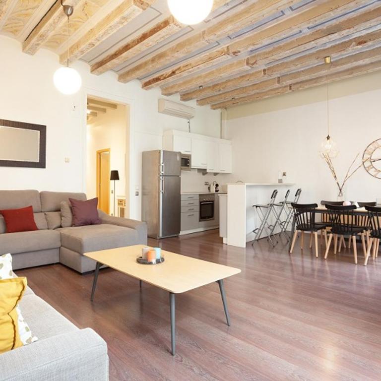 Rent Top Apartments near Plaza de Catalunya - Apartamento de 4 dormitorios con balcón - Hospital - 8