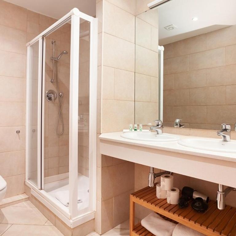Rent Top Apartments near Plaza de Catalunya - Apartamento de 4 dormitorios con balcón - Hospital - 17