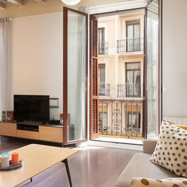 Rent Top Apartments near Plaza de Catalunya - Apartamento de 4 dormitorios con balcón - Hospital - 9