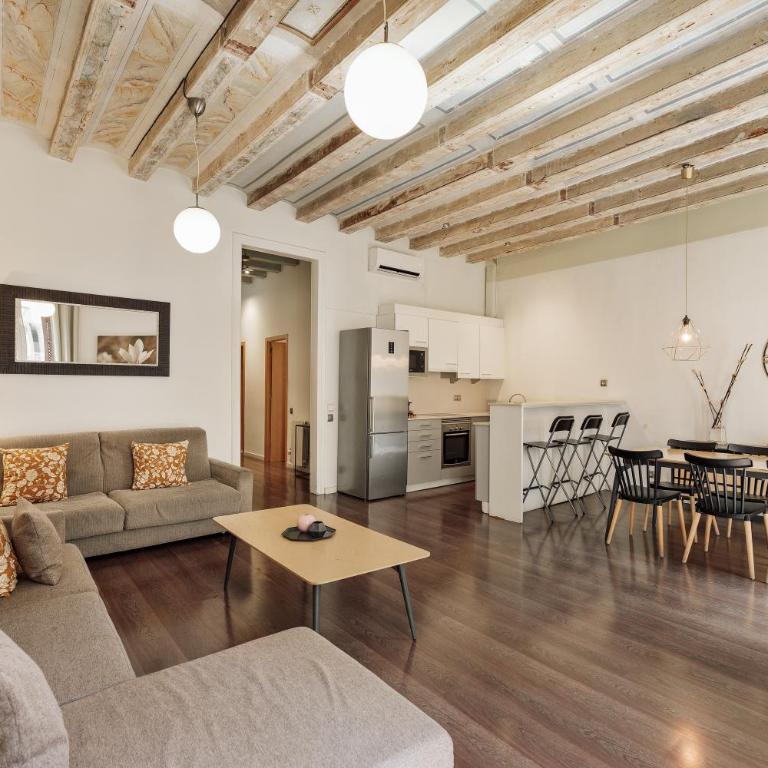 Rent Top Apartments near Plaza de Catalunya - Apartamento de 4 dormitorios con balcón - Hospital - 26