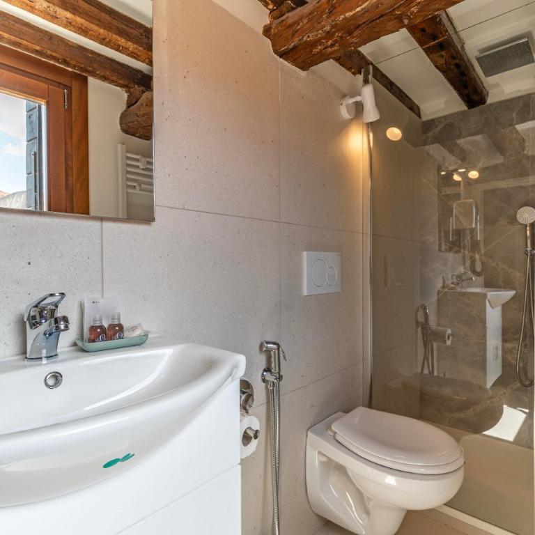 Rialto Charm Boutique - Deluxe Zimmer - 5