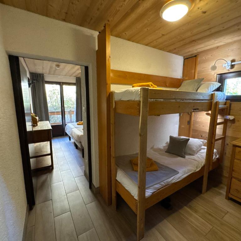 Logis Hôtel Le Cairn - Chambre Quadruple Standard - 5