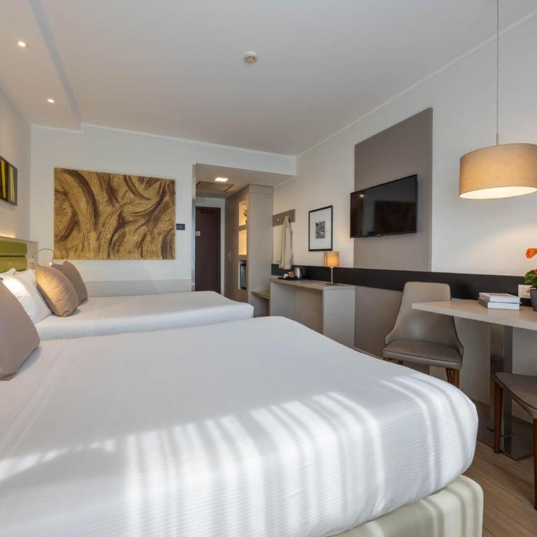 iH Hotels Milano Lorenteggio - Camera Familiare (4 Adulti) - 4