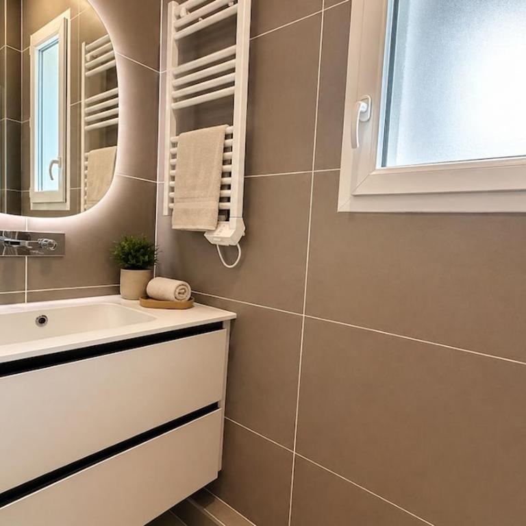 Les Cyclades Vue mer panoramique & Jacuzzi - Three-Bedroom Apartment with Sea View - 2