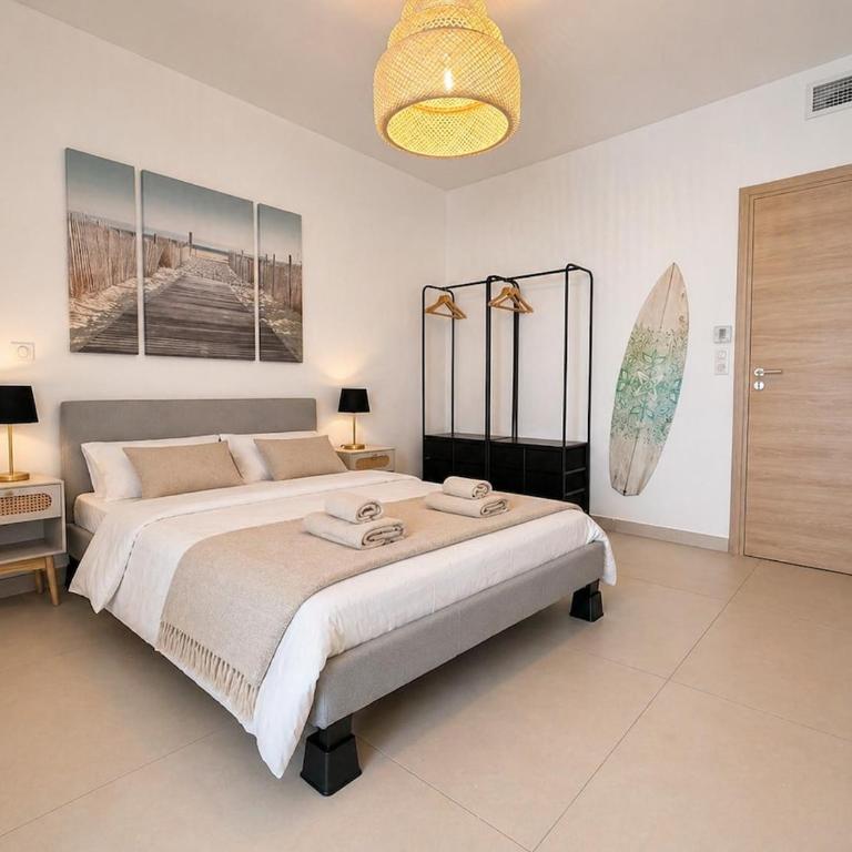 Les Cyclades Vue mer panoramique & Jacuzzi - Three-Bedroom Apartment with Sea View - 4