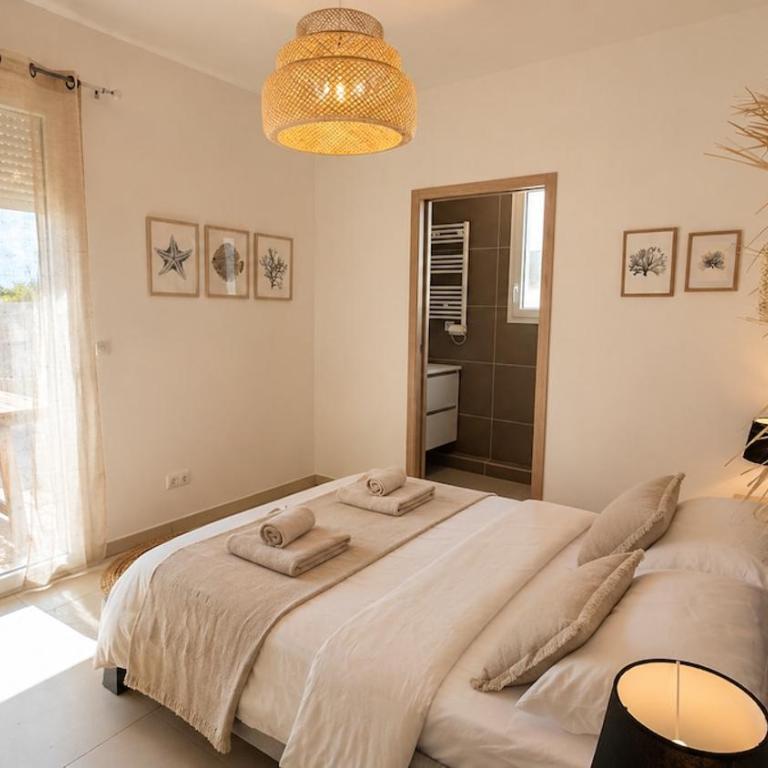 Les Cyclades Vue mer panoramique & Jacuzzi - Three-Bedroom Apartment with Sea View - 6