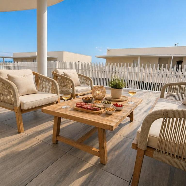 Les Cyclades Vue mer panoramique & Jacuzzi - Three-Bedroom Apartment with Sea View - 11
