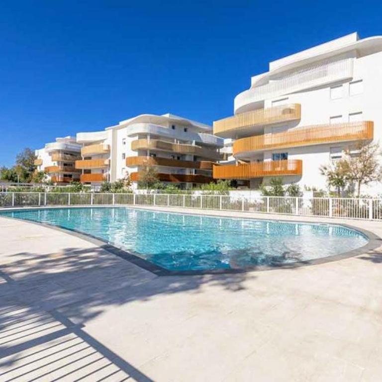 Les Cyclades Vue mer panoramique & Jacuzzi - Three-Bedroom Apartment with Sea View - 12