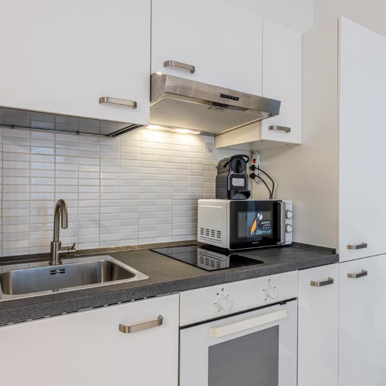 Bright Apartments near Metro Tolstoj - Easy City Centre and Linate Access - Appartamento con 1 Camera da Letto - 14