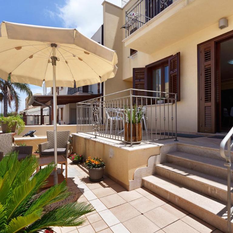 Bike Holiday Home - Deluxe Apartment mit Balkon und 2 Schlafzimmern - 1