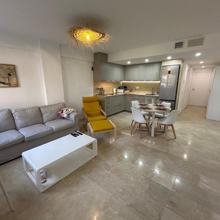 Oliva Relax next to the beach - Three-Bedroom Apartment - 6