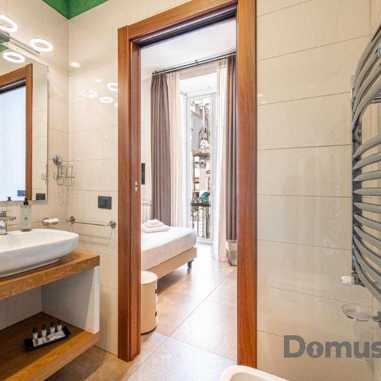 Officina Partenopea - Deluxe Double or Twin Room with Balcony - 9