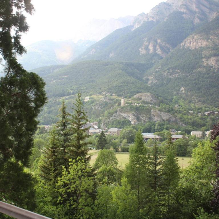 Duplex T3 à Jausiers - 6 personnes, terrasse, parking - Appartement 2 Chambres - 14
