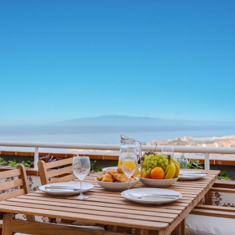 Luxurious 2-Bedroom Apartment with Ocean View in Costa Adeje - Apartment - 1