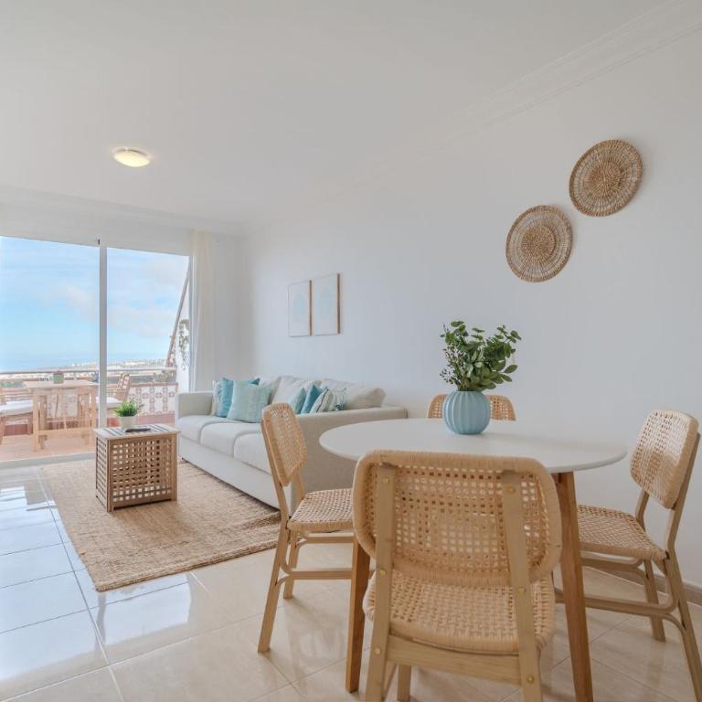 Luxurious 2-Bedroom Apartment with Ocean View in Costa Adeje - Apartment - 4
