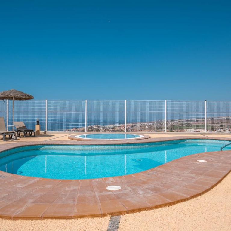 Luxurious 2-Bedroom Apartment with Ocean View in Costa Adeje - Apartment - 10