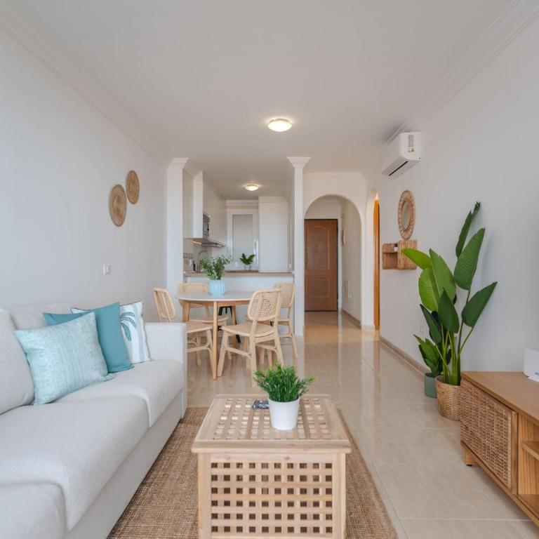 Luxurious 2-Bedroom Apartment with Ocean View in Costa Adeje - Apartment - 16