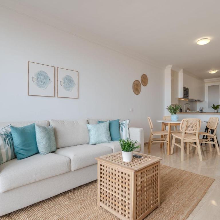Luxurious 2-Bedroom Apartment with Ocean View in Costa Adeje - Apartment - 18