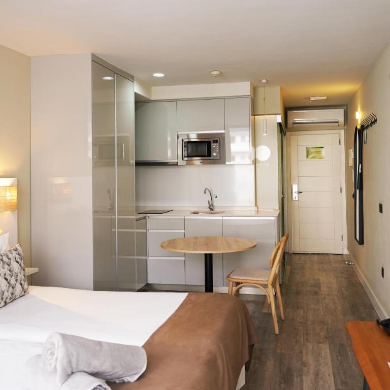 Coral Ocean View - Adults Only - Junior Suite Swim Up ( 2 adults) - 16