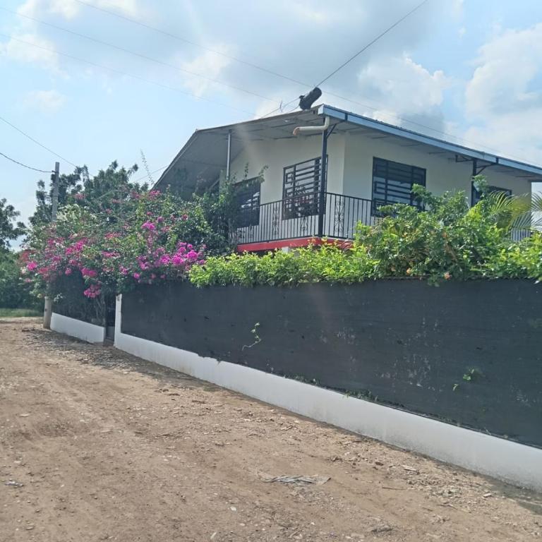 Casa vacacional en Girardot - Casa de 5 dormitorios - 1