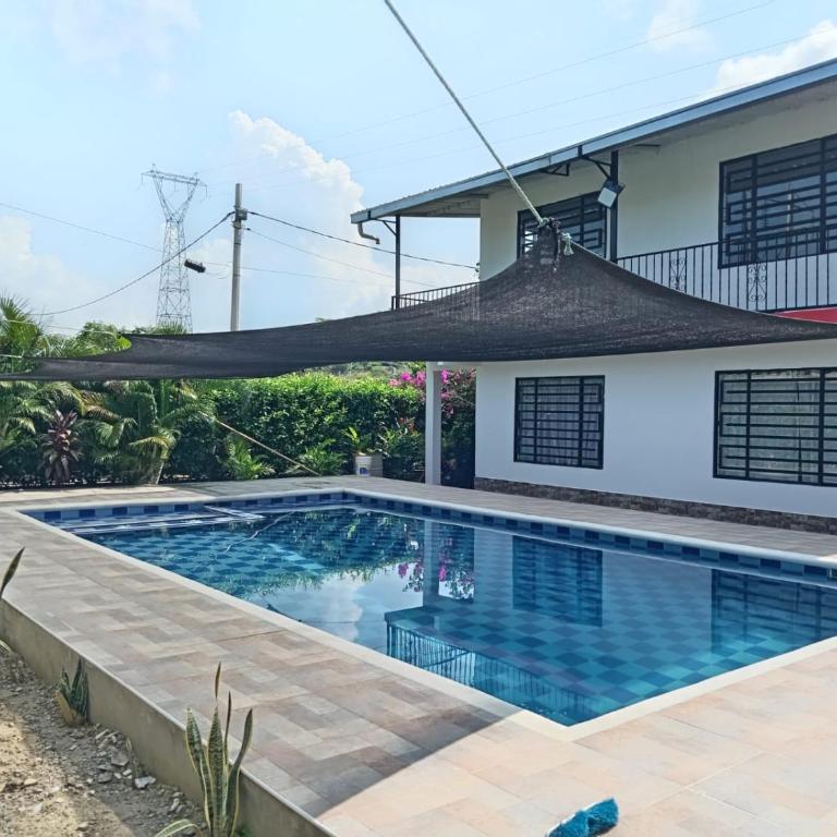 Casa vacacional en Girardot - Casa de 5 dormitorios - 15
