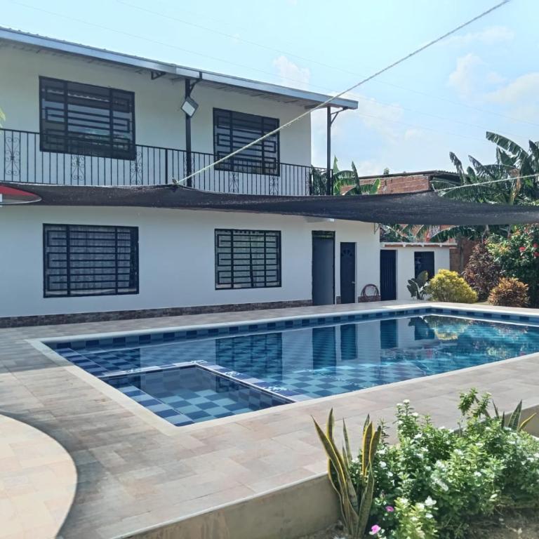 Casa vacacional en Girardot - Casa de 5 dormitorios - 27