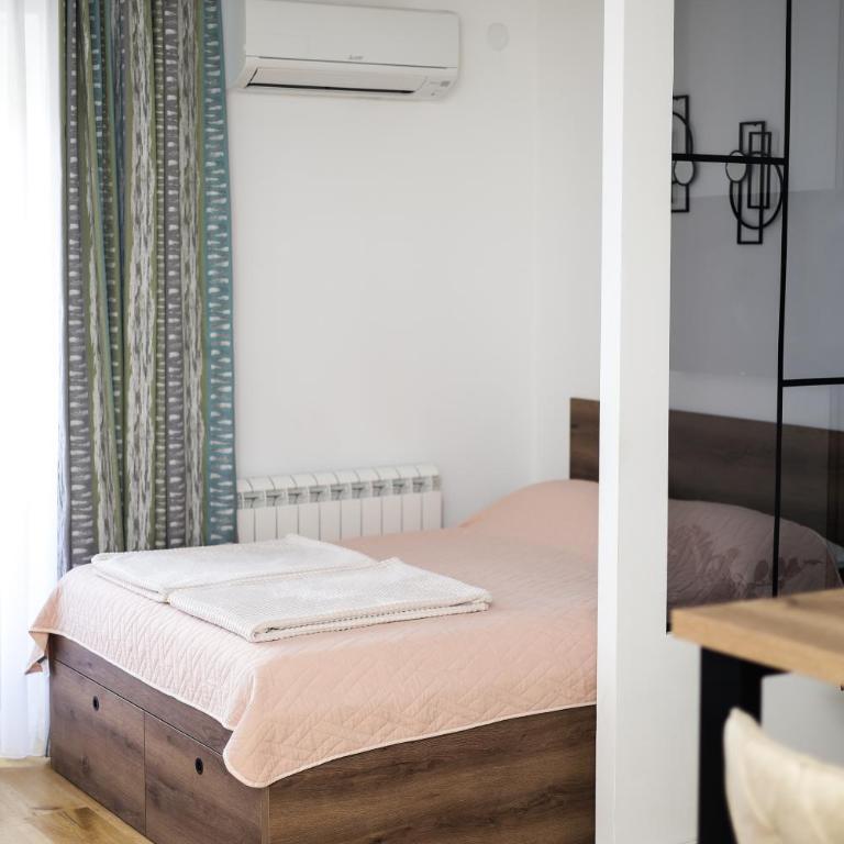 Stan na dan - Nika StudioApp Istocno Sarajevo sa Garazom - One-Bedroom Apartment - 11
