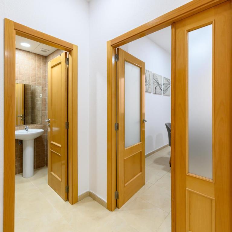 DIN132F - Piso de 2 dormitorios y 3 baños en el Centro de Madrid - Alquiler temporal - Appartamento con 2 Camere da Letto - 39