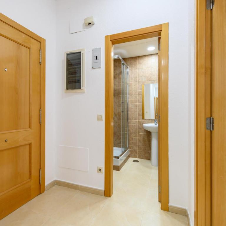 DIN132F - Piso de 2 dormitorios y 3 baños en el Centro de Madrid - Alquiler temporal - Appartamento con 2 Camere da Letto - 25