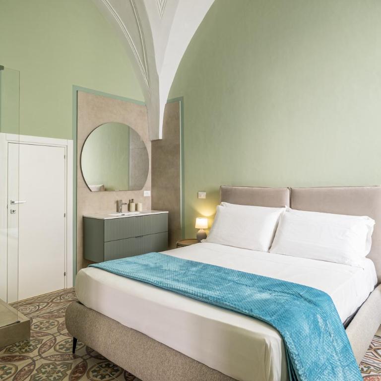 Corte Nobile - Residenze Storiche nel Cuore della Città Bianca - Camera Matrimoniale Deluxe con Balcone - 2