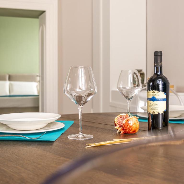 Corte Nobile - Residenze Storiche nel Cuore della Città Bianca - Camera Matrimoniale Deluxe con Balcone - 16