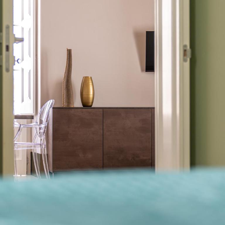 Corte Nobile - Residenze Storiche nel Cuore della Città Bianca - Camera Matrimoniale Deluxe con Balcone - 23