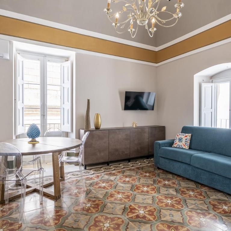 Corte Nobile - Residenze Storiche nel Cuore della Città Bianca - Camera Matrimoniale Deluxe con Balcone - 17