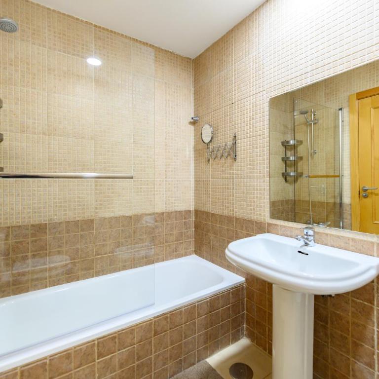 DIN132F - Piso de 2 dormitorios y 3 baños en el Centro de Madrid - Alquiler temporal - Appartamento con 2 Camere da Letto - 6