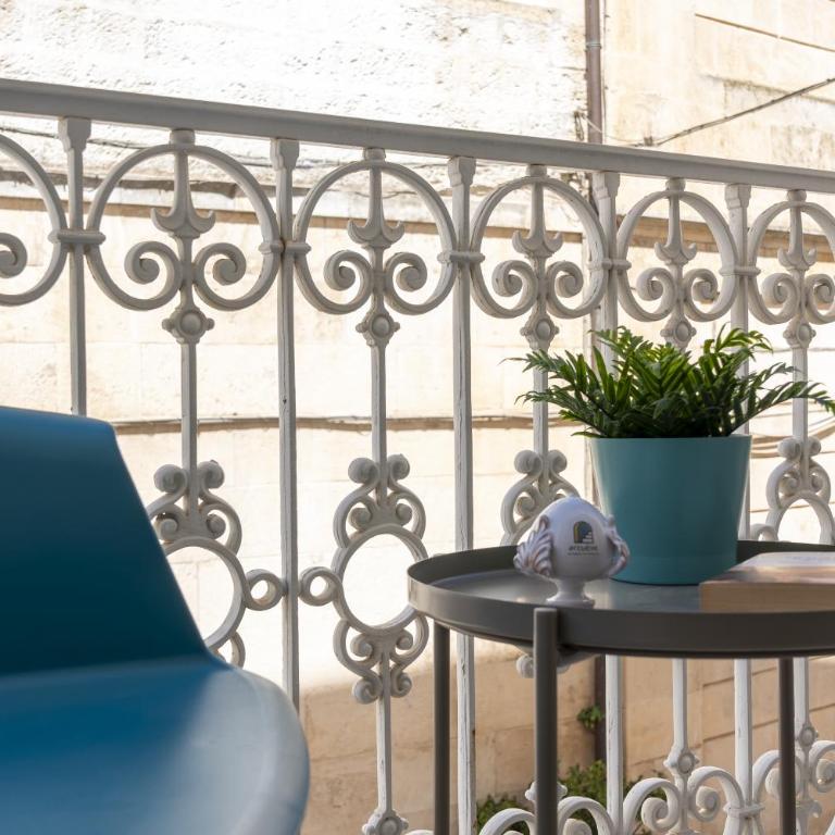 Corte Nobile - Residenze Storiche nel Cuore della Città Bianca - Camera Matrimoniale Deluxe con Balcone - 28