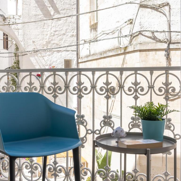 Corte Nobile - Residenze Storiche nel Cuore della Città Bianca - Camera Matrimoniale Deluxe con Balcone - 24
