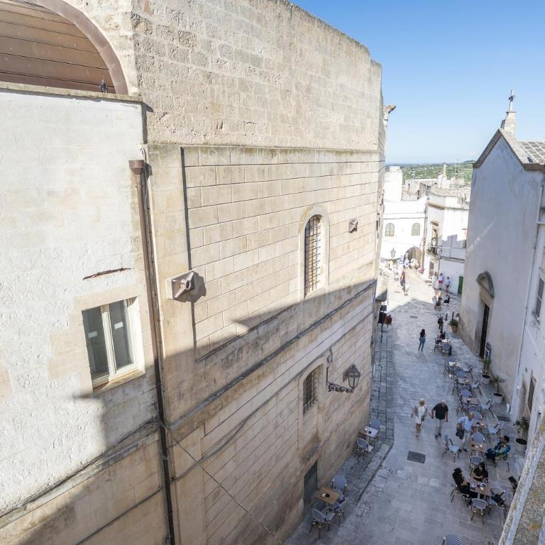 Corte Nobile - Residenze Storiche nel Cuore della Città Bianca - Camera Matrimoniale Deluxe con Balcone - 31
