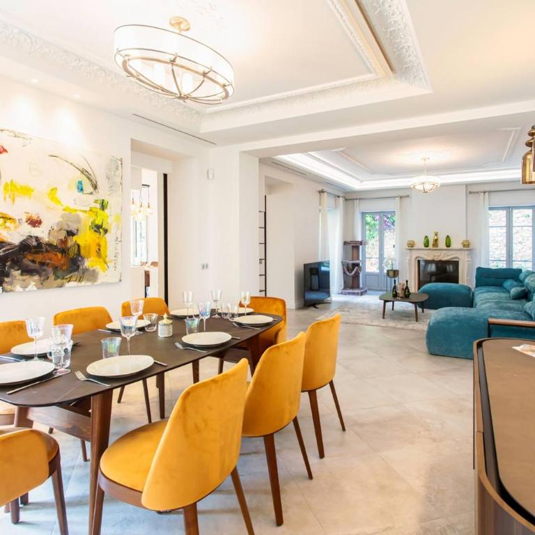 S2 Staywizus - House for 12p swiming pool AC BBQ 10 mins from Sea - Maison 6 Chambres - 31