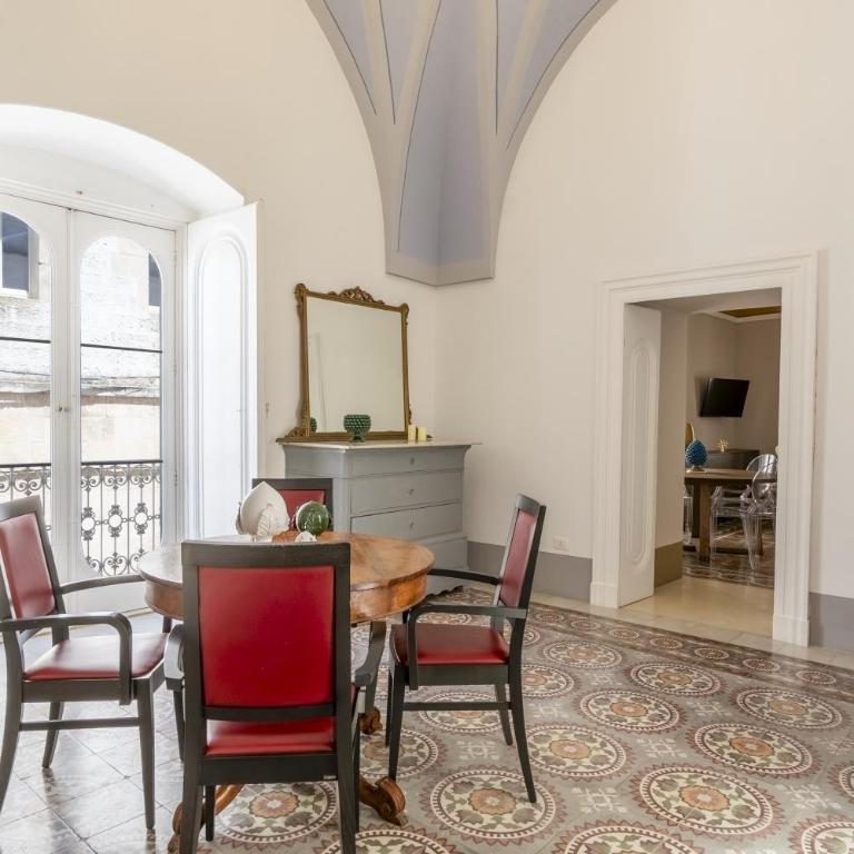 Corte Nobile - Residenze Storiche nel Cuore della Città Bianca - Camera Matrimoniale Deluxe con Balcone - 33