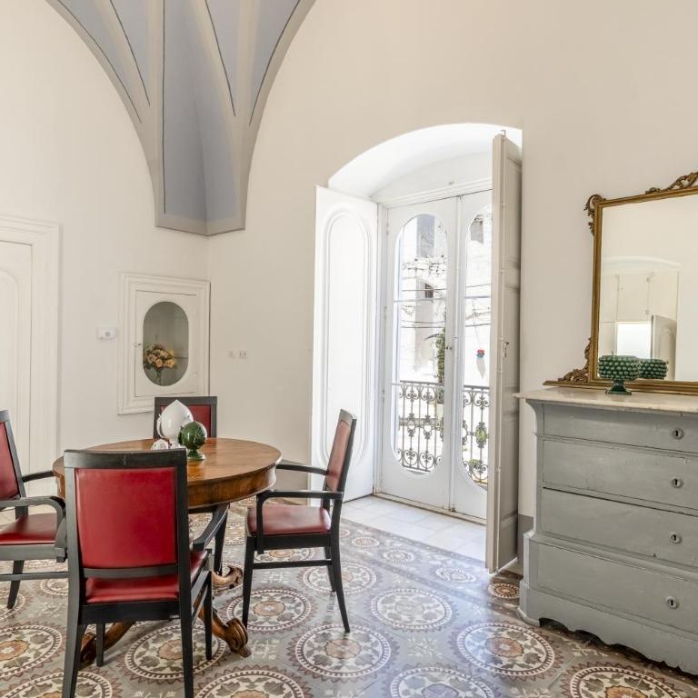 Corte Nobile - Residenze Storiche nel Cuore della Città Bianca - Camera Matrimoniale Deluxe con Balcone - 35