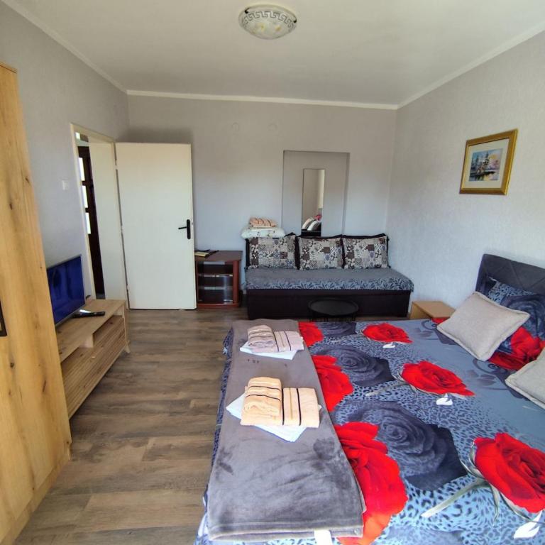 Apartments Kalamperovic - Apartment with Garden View - 3