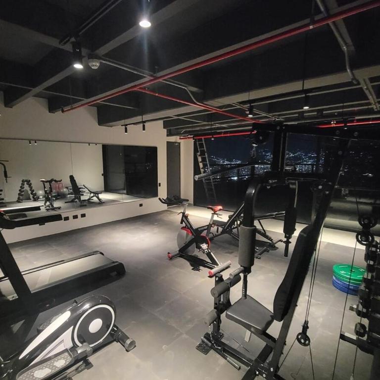Luxury City View Apartment Las Palmas Alto with Pool, Gym & Jacuzzi - Two-Bedroom Apartment - 11
