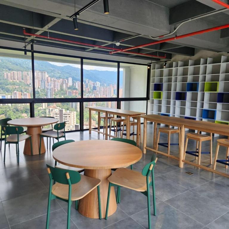 Luxury City View Apartment Las Palmas Alto with Pool, Gym & Jacuzzi - Two-Bedroom Apartment - 14
