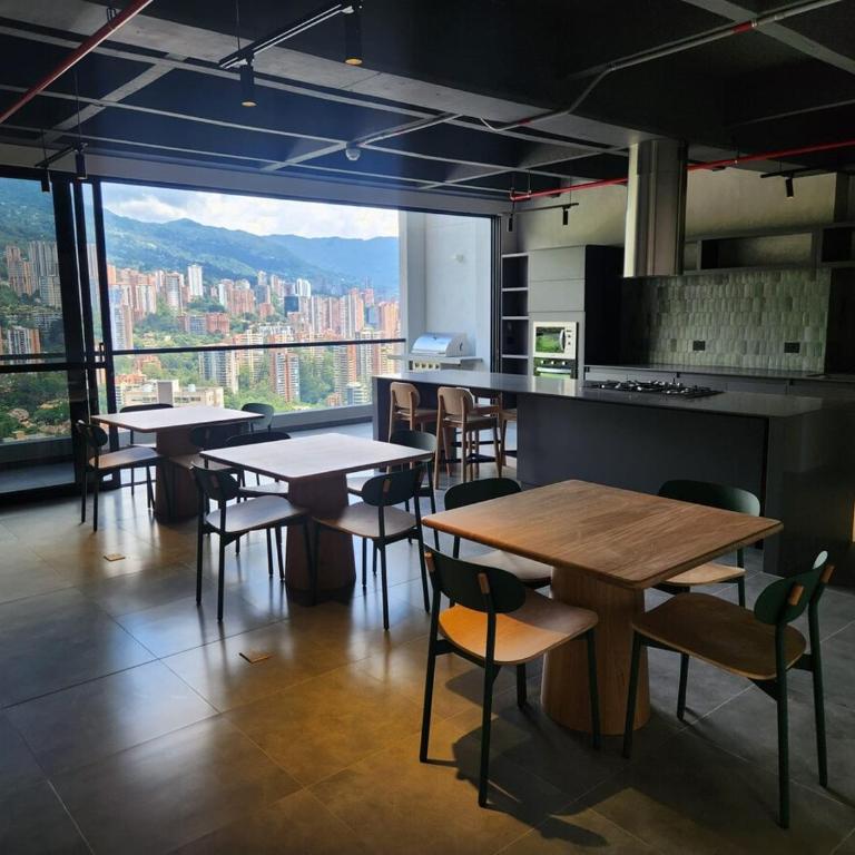 Luxury City View Apartment Las Palmas Alto with Pool, Gym & Jacuzzi - Two-Bedroom Apartment - 15