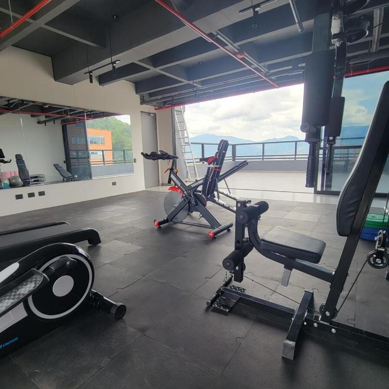 Luxury City View Apartment Las Palmas Alto with Pool, Gym & Jacuzzi - Two-Bedroom Apartment - 12