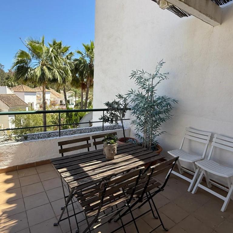 Lovely Terrace Golf Valley 10min - Appartamento Deluxe con 2 Camere da Letto e Vista Giardino - 10