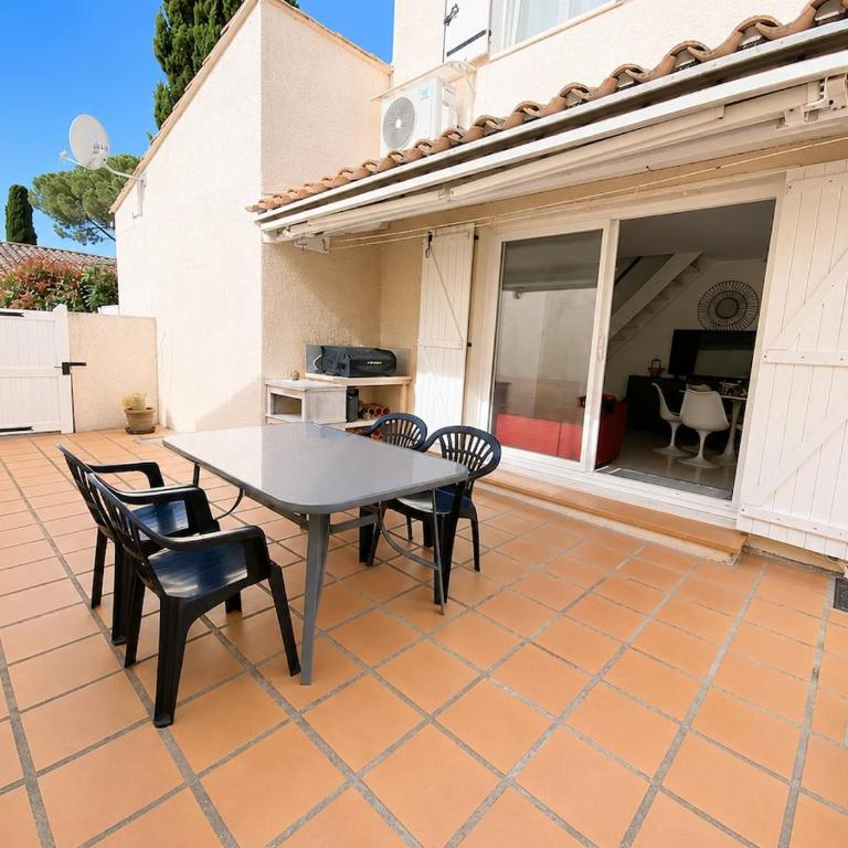 Air-conditioned villa with Swimming pool and terrace Porte du village naturiste - Maison 2 Chambres - 4